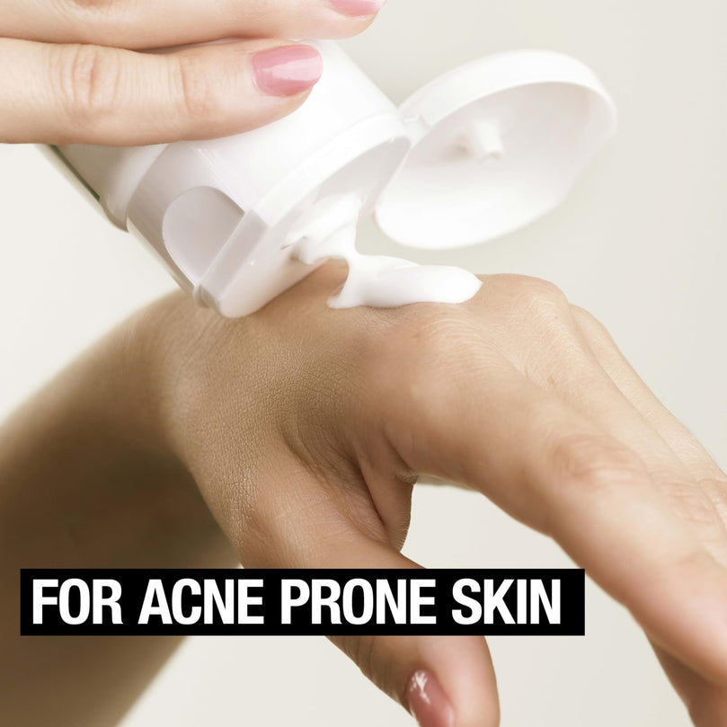 Neutrogena Clear Face Sunscreen Lotion for Acne-Prone Skin, Broad Spectrum SPF 30 Facial Sunscreen for Oily Skin, Oil-, Fragrance- & Oxybenzone-Free Water Resistant Sunscreen, 3 fl. oz