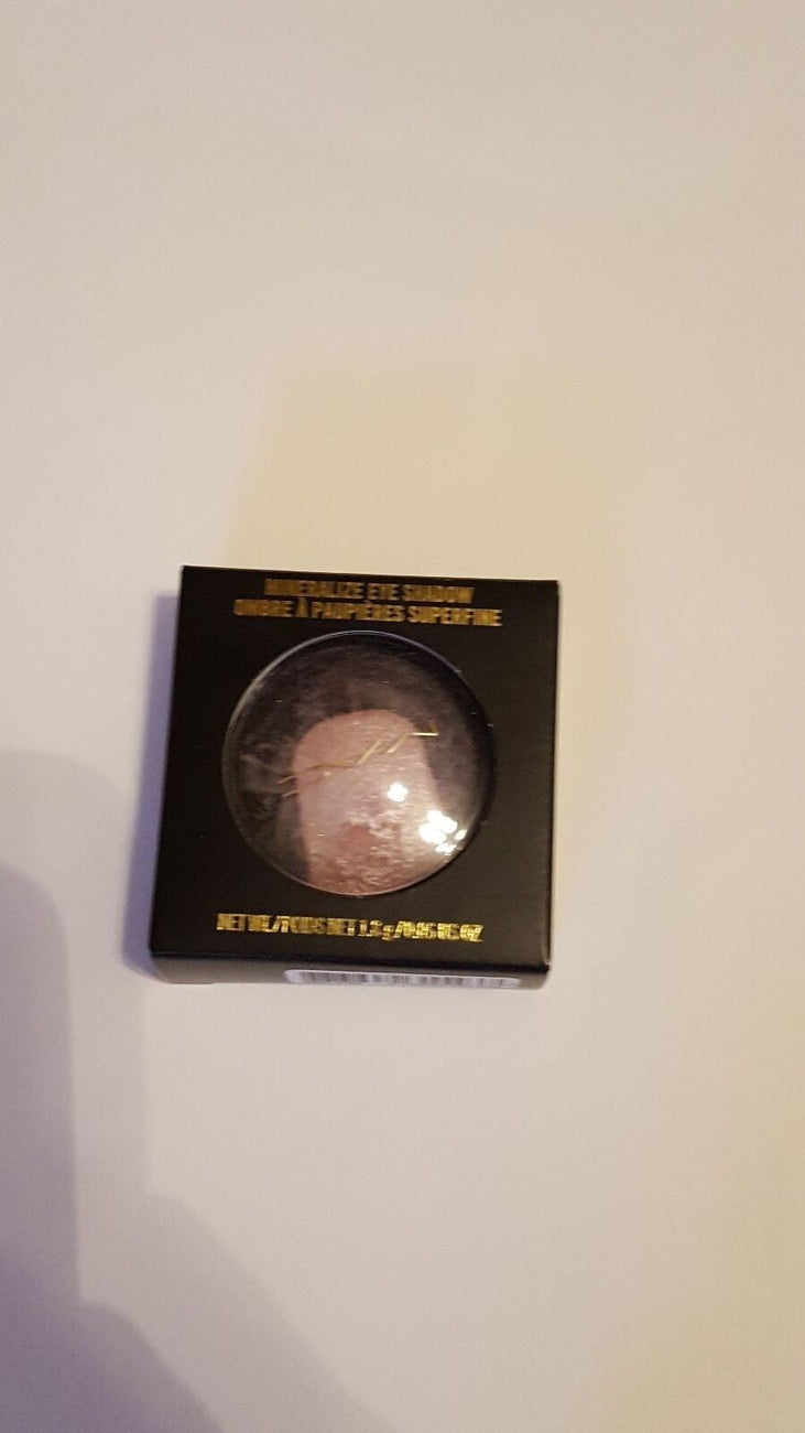 MAC Mineralize eye shadow past midnight 0.06 ounces